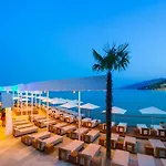 Ivone - 5 Stars Апартаменты *