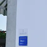 Ivone - 5 Stars Апартаменты *
