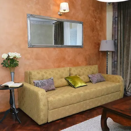 Ivone - 5 Stars Apartmán *