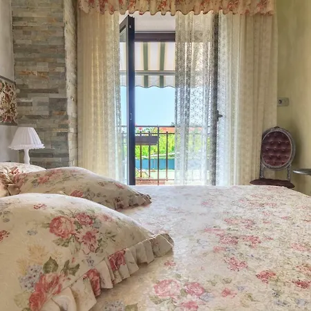 Ivone - 5 Stars Apartman *