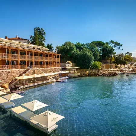 Ivone - 5 Stars Apartman *