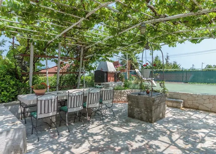 Ivone - 5 Stars Matulji